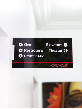 Plaque de toilettes en drapeau