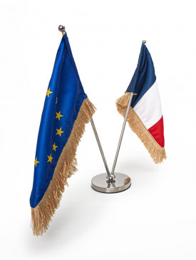 Drapeaux de Table Argentés...